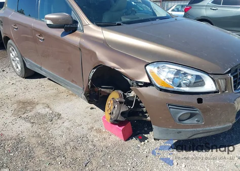 2010 Volvo Xc60 3.2 z USA, uszkodzony, nr VIN YV4982DL6A2077717